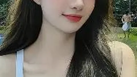 宋轶35岁近照曝光：路人镜头下的真实变化，判若两人